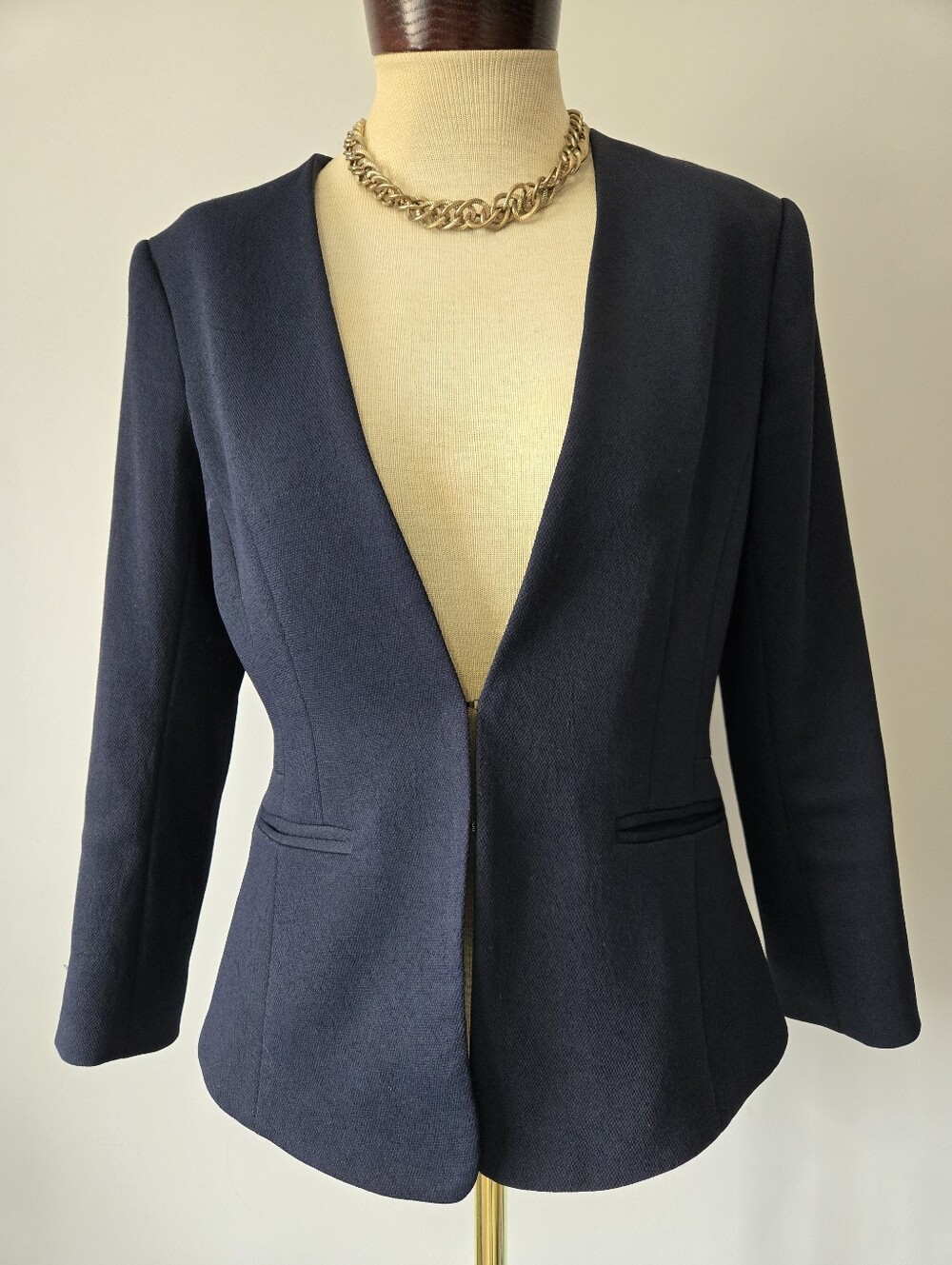 Iris Setlakwe Navy Tailored Collarless V Neck Blazer With Back Pleats. Size 4
